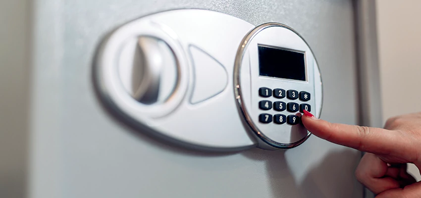 Jewelry Safe Cracking in Manhattan Beach, California