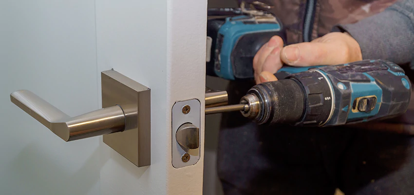 Broken Door Handle Lock Repair in Manhattan Beach, California
